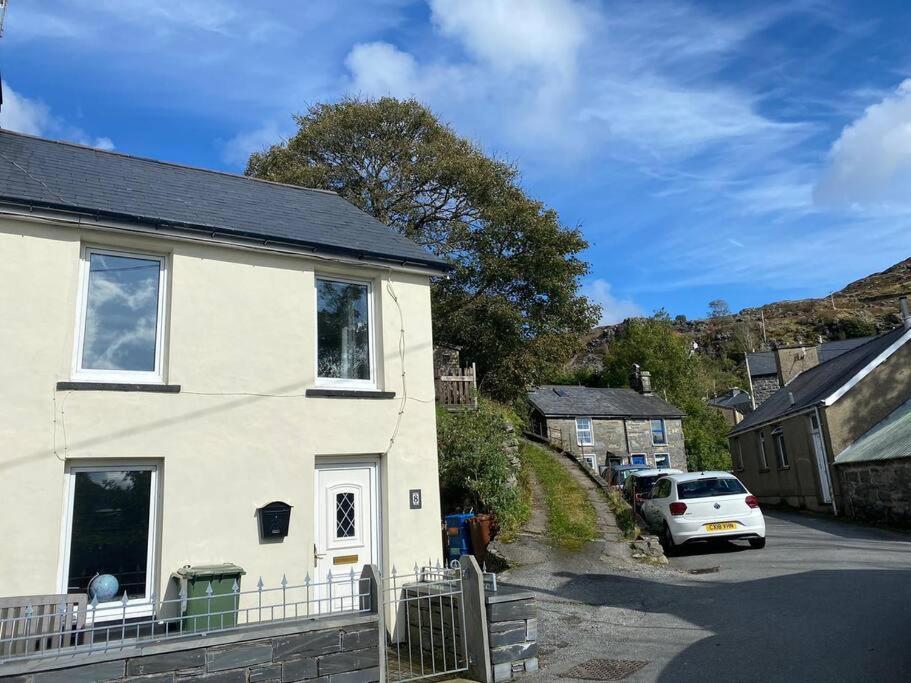 Zipworld Waterfalls Eryri Dogs Welcome 3 Bed Sleeps 5 布莱奈费斯蒂尼奥格 外观 照片