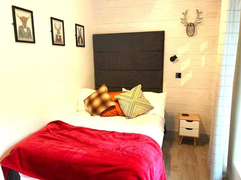 Zipworld Waterfalls Eryri Dogs Welcome 3 Bed Sleeps 5 布莱奈费斯蒂尼奥格 外观 照片
